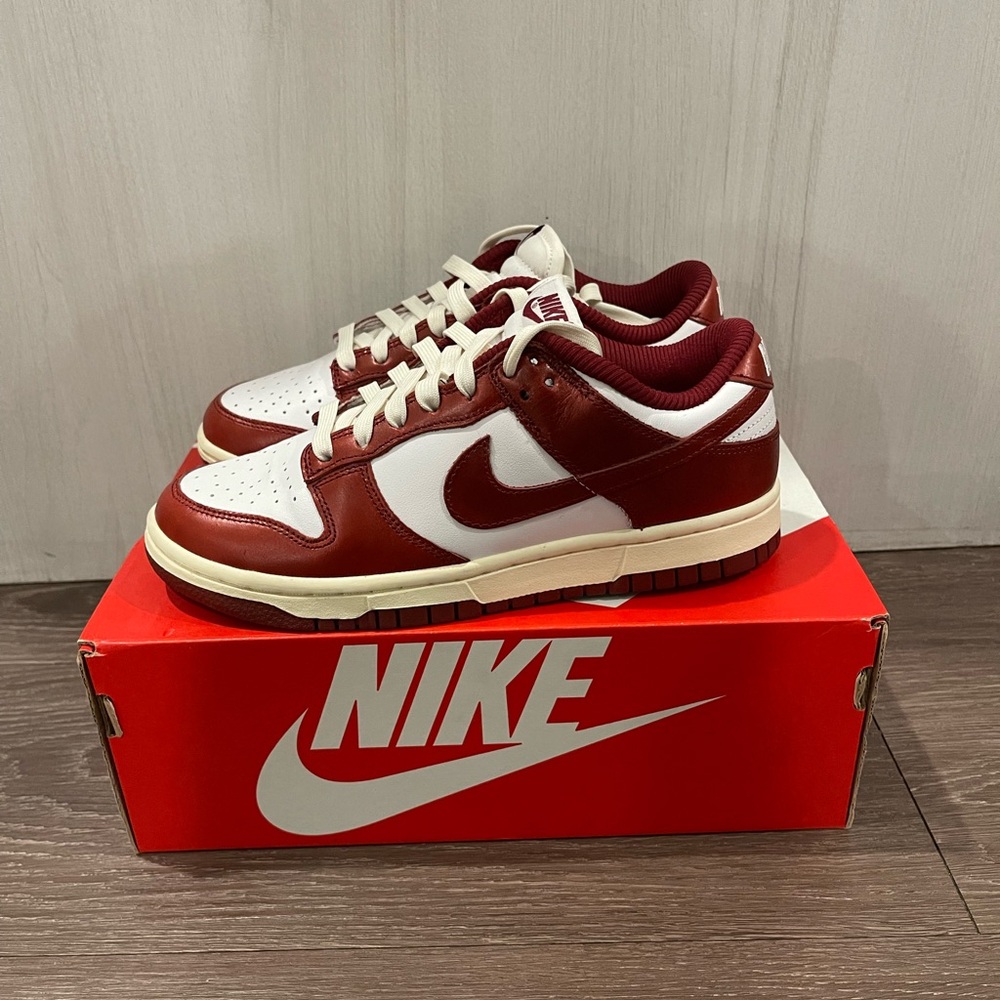 Nike Dunk Low Premium Vintage Team Red